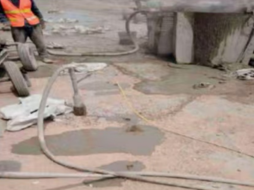 衡阳水泥混凝土路面板底注浆技术 路面脱空注浆整治方案